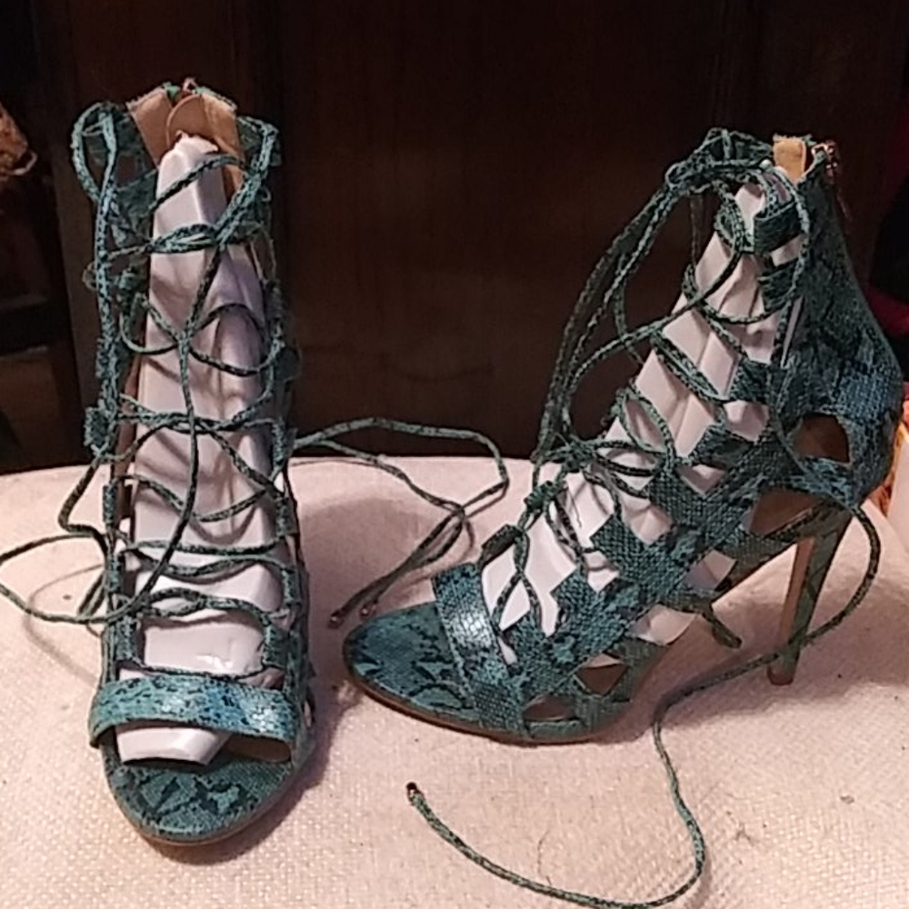 TURQUOISE FAUX SNAKESKIN GLADIATOR SANDALS